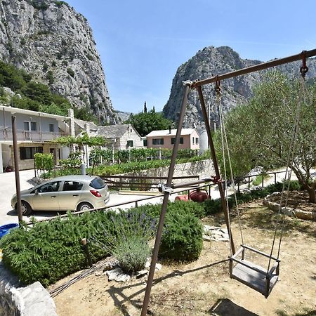 Apartment Petea Omiš Exteriör bild