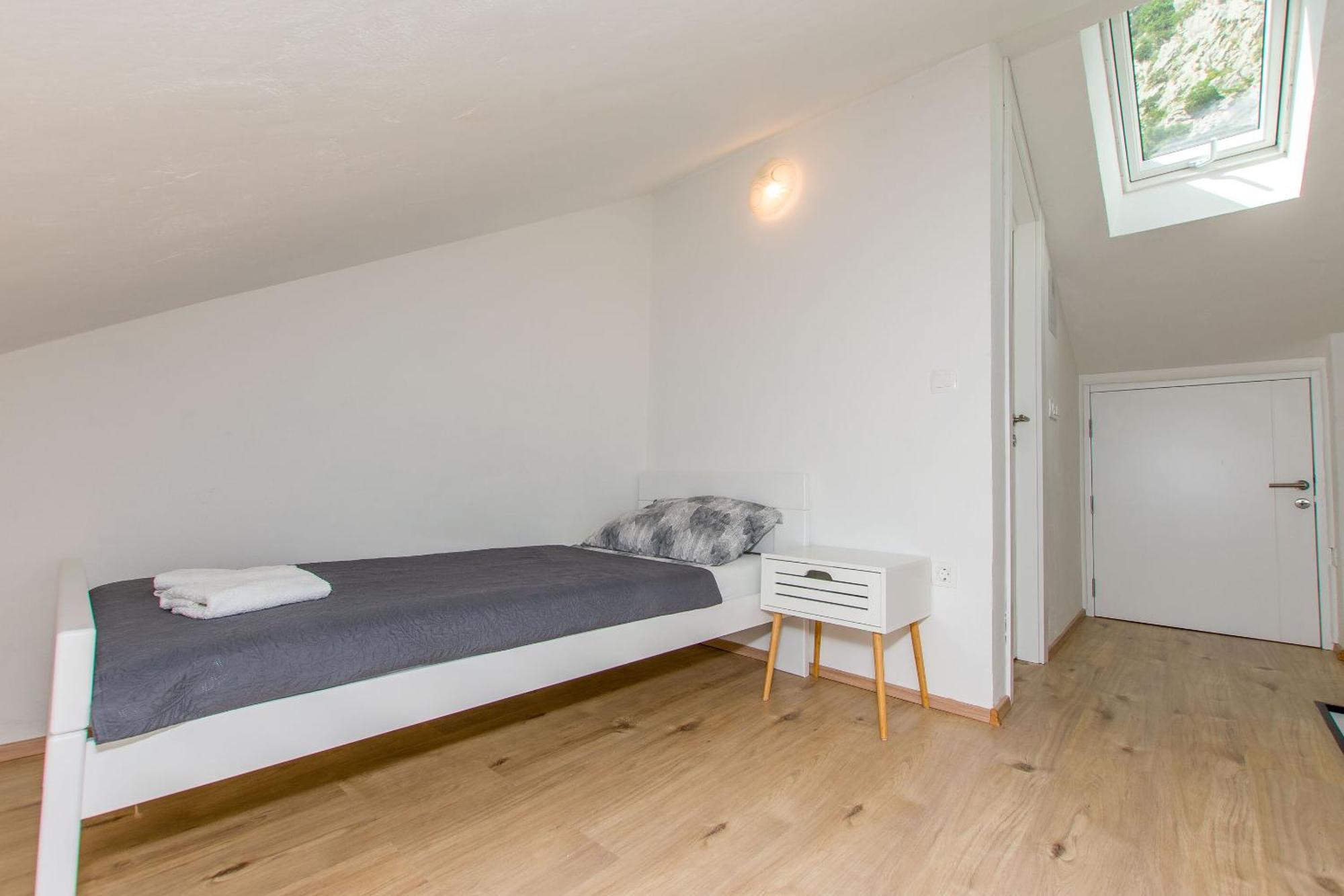 Apartment Petea Omiš Exteriör bild