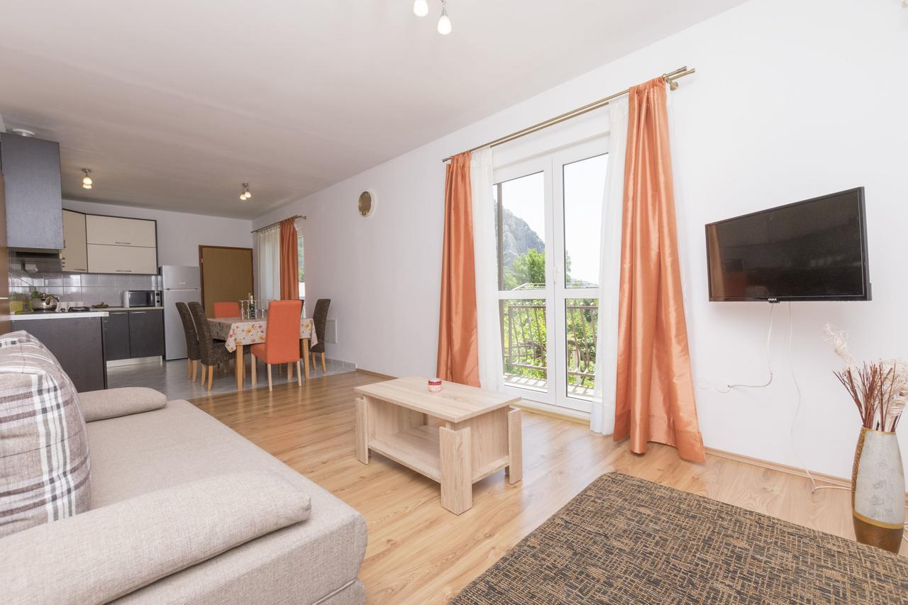 Apartment Petea Omiš Exteriör bild