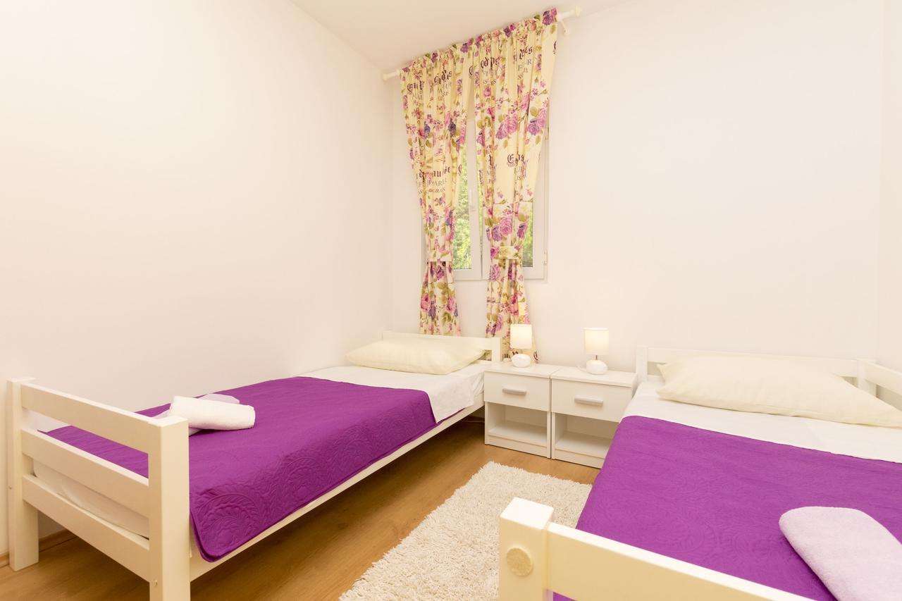 Apartment Petea Omiš Exteriör bild