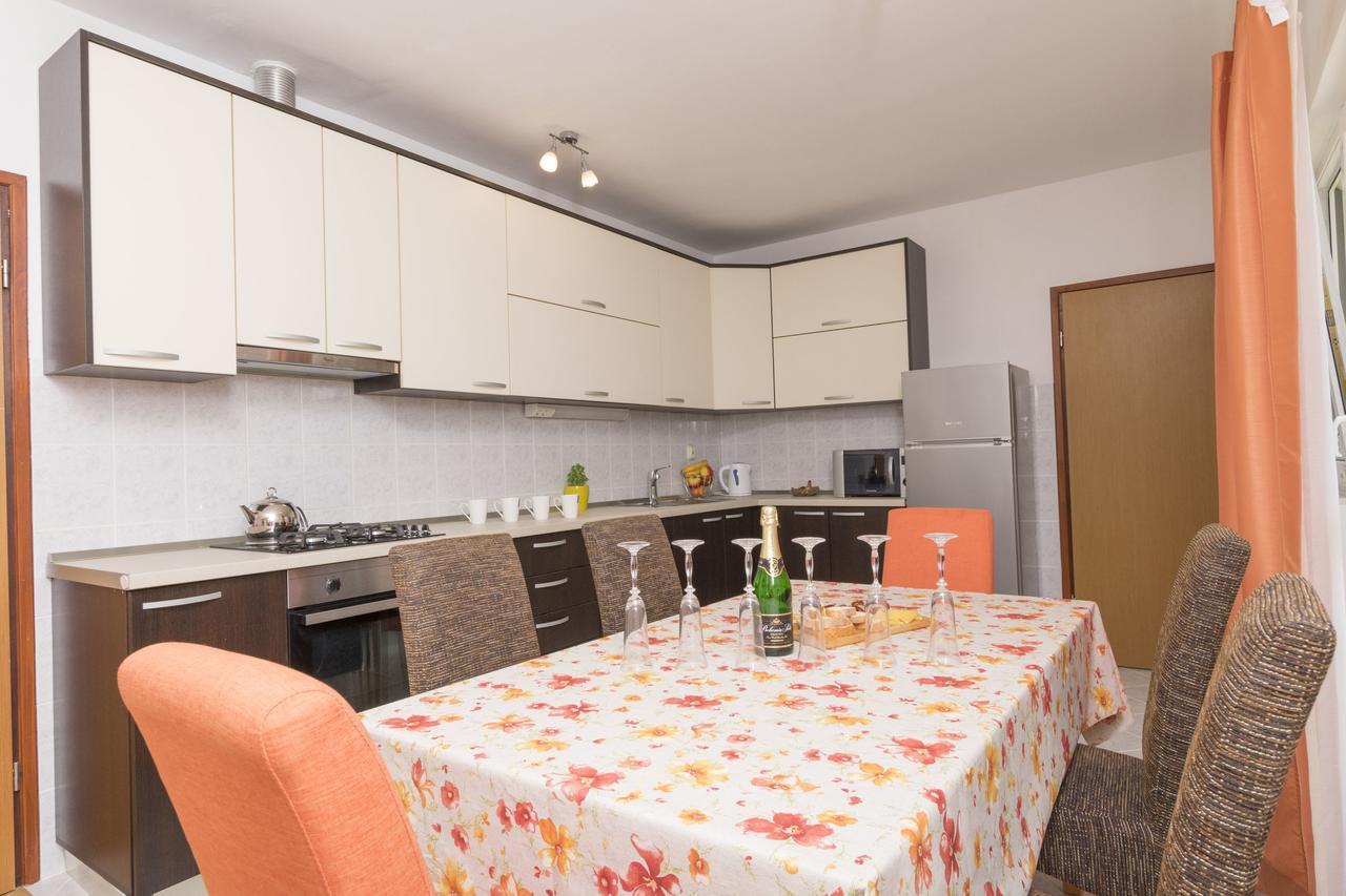 Apartment Petea Omiš Rum bild