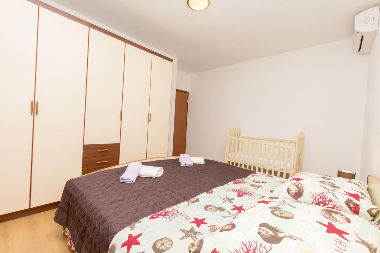Apartment Petea Omiš Exteriör bild