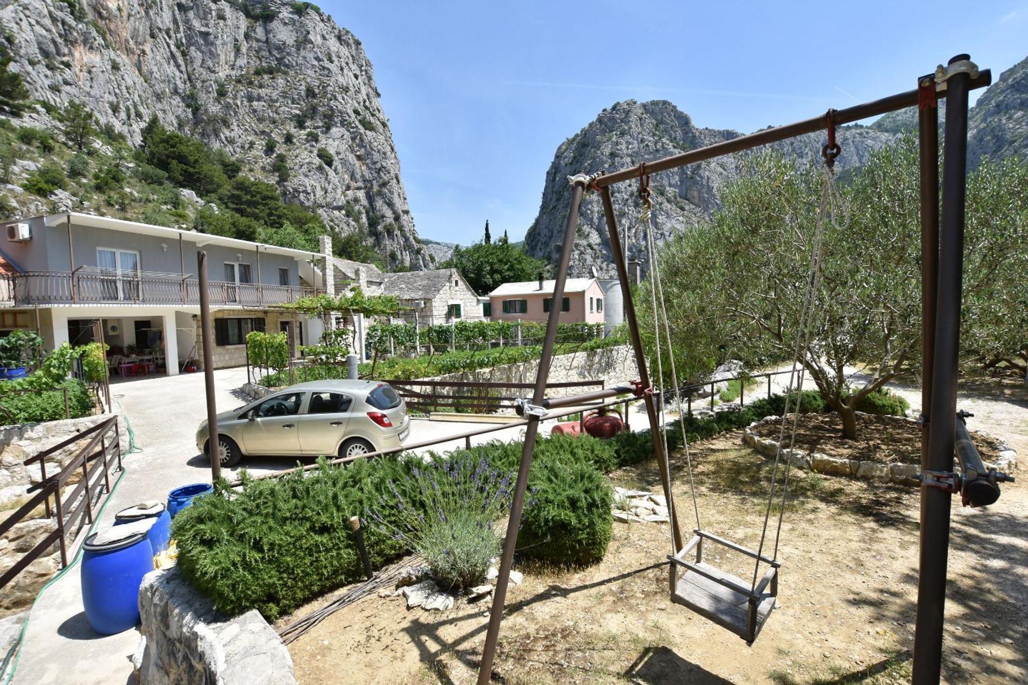 Apartment Petea Omiš Exteriör bild