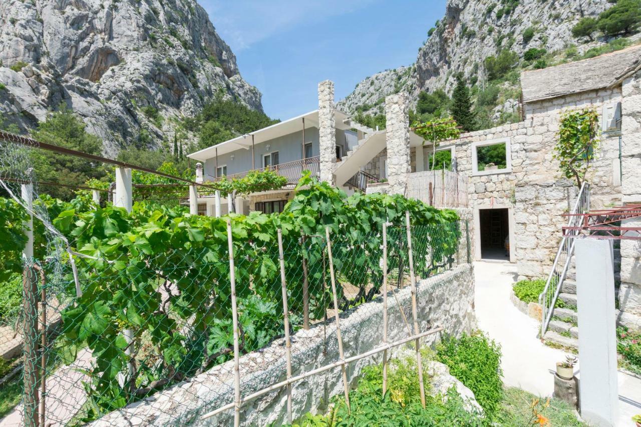 Apartment Petea Omiš Exteriör bild